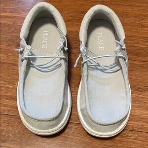 NWOT Children’s Place Soft Gray Lace-Up Shoes